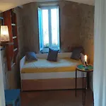 Hébergement de vacances Beautiful With Swimming Pool *