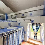 Hébergement de vacances Beautiful With Swimming Pool *