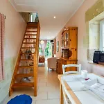 Beautiful With Swimming Pool Hébergement de vacances