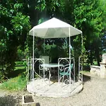 Beautiful With Swimming Pool Hébergement de vacances Monprimblanc
