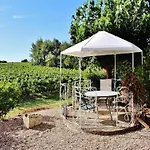 Hébergement de vacances Beautiful With Swimming Pool