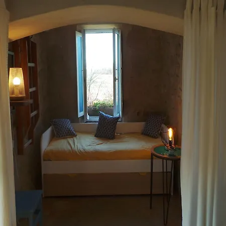 Beautiful With Swimming Pool Ferienhaus Monprimblanc
